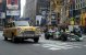 Une Jaguar contre un taxi de New York, qui va l'emporter?